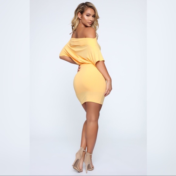 NWOT Women’s Off The Shoulder Dress - Picture 1 of 4